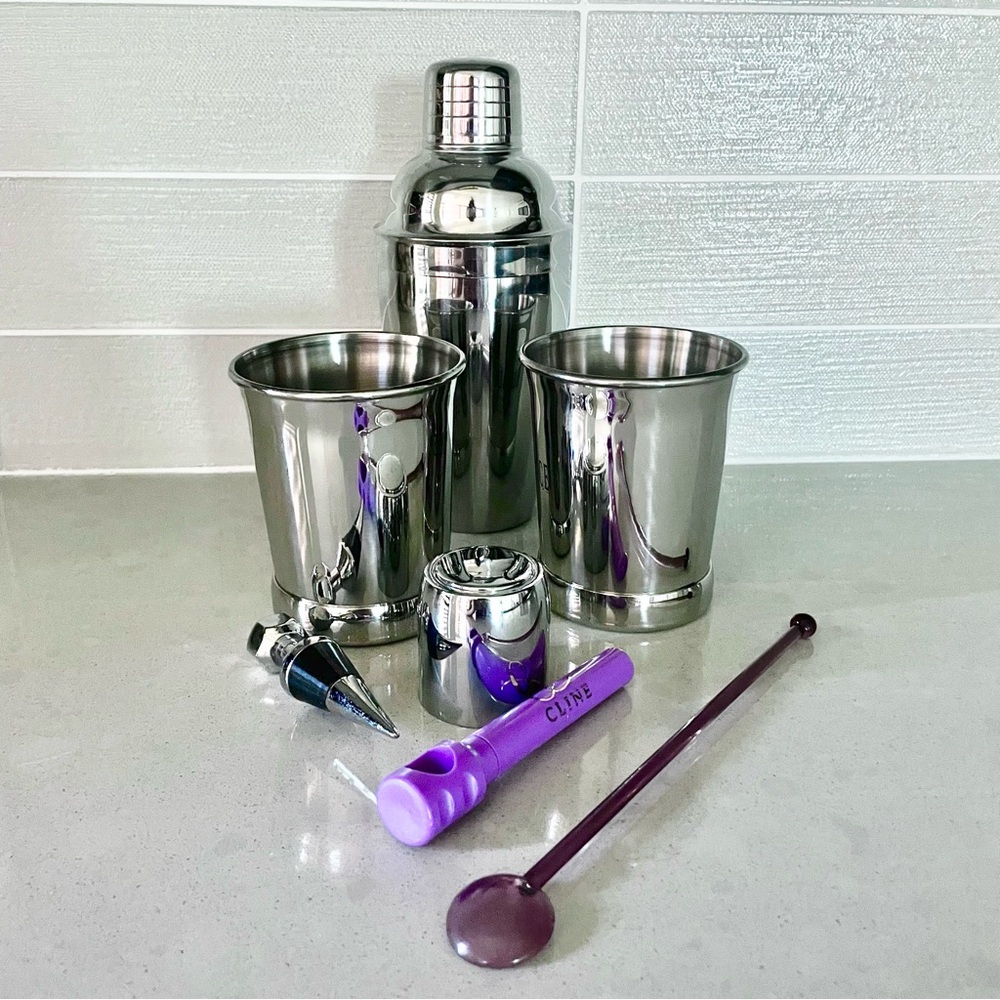 3/$30 COCKTAIL Set Silver Martini Shaker, Tumblers, Stoppers, Corkscrew, Stirrer